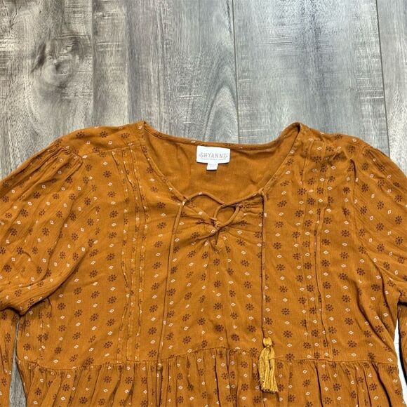 Shyanne Women's Orange Blouse M Long Sleeve Double-Tie Eyelet Pattern - Picture 3 of 4